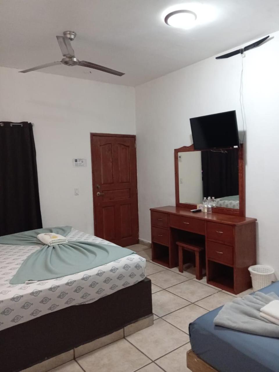 Hotel Colonos Los Cabos กาโบซานลูกัส ภายนอก รูปภาพ